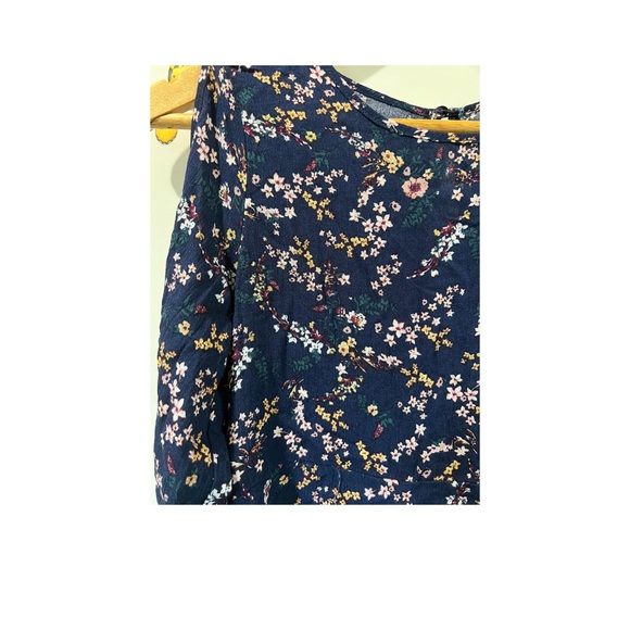 American Eagle Cold Shoulder dress - Picture 4 of 7